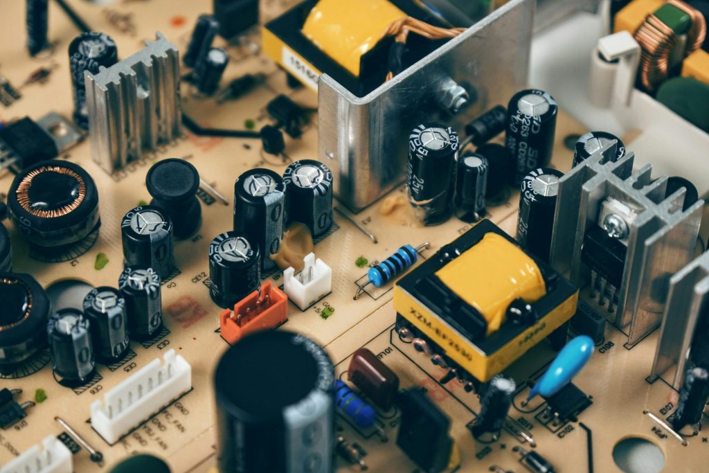 componentes eléctricos